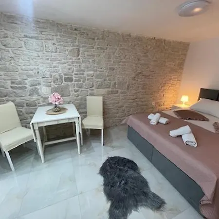 Royal City Apartments Šibenik Exterior foto